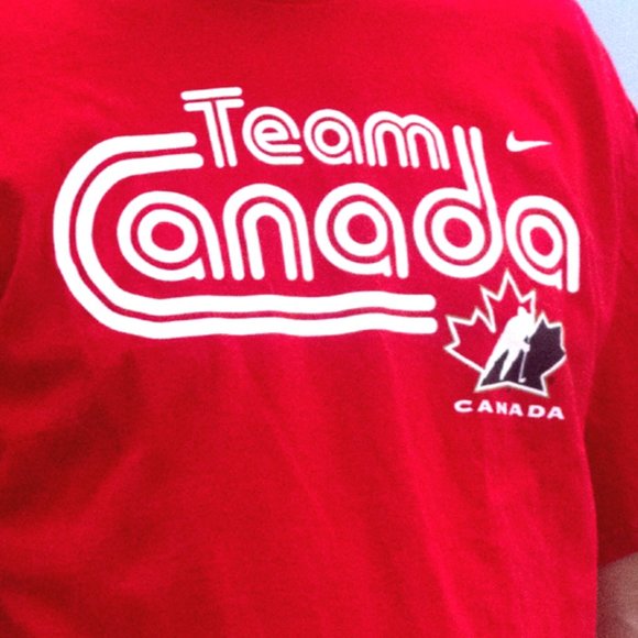 Red Team Canada t-shirt Large 100% Cotton - Picture 1 of 7